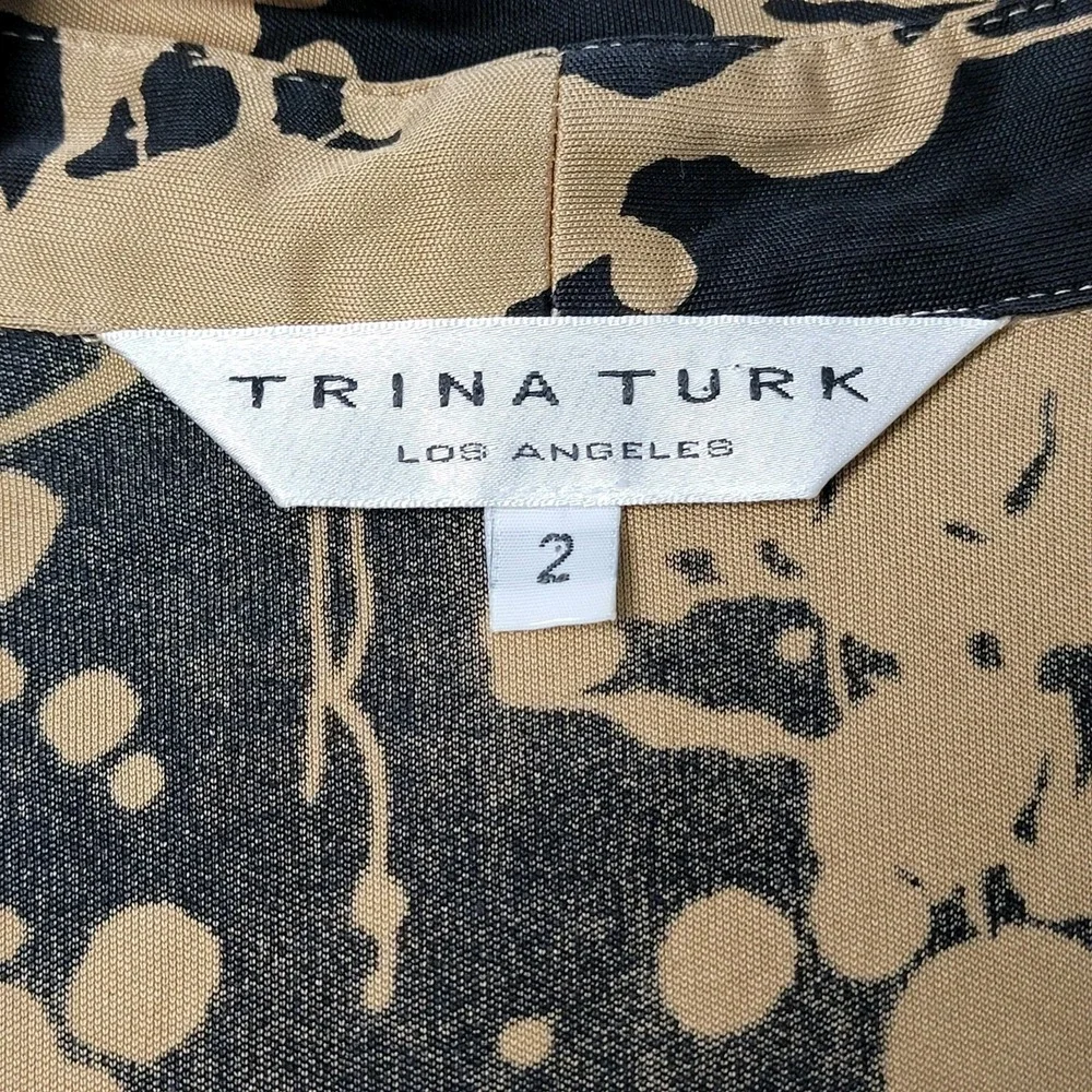 Trina Turk 100% Silk Dress Size 2 Black Tan Abstract Print Ruched Front Midi USA